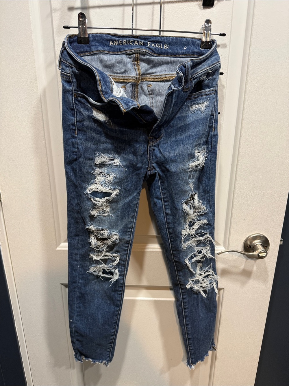 American Eagle Outfitters Next Level Stretch Hi-Rise Jegging Crop Distressed